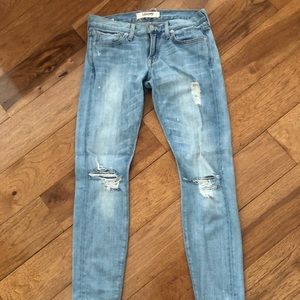 Lucky Brand Distressed Jeans Size 0/25
